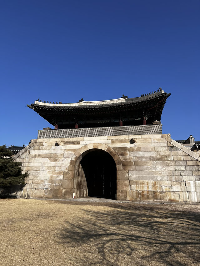 주변의 조용한 정원과 어우러져 과거로 시간 여행을 할수있는 계조당🇰🇷