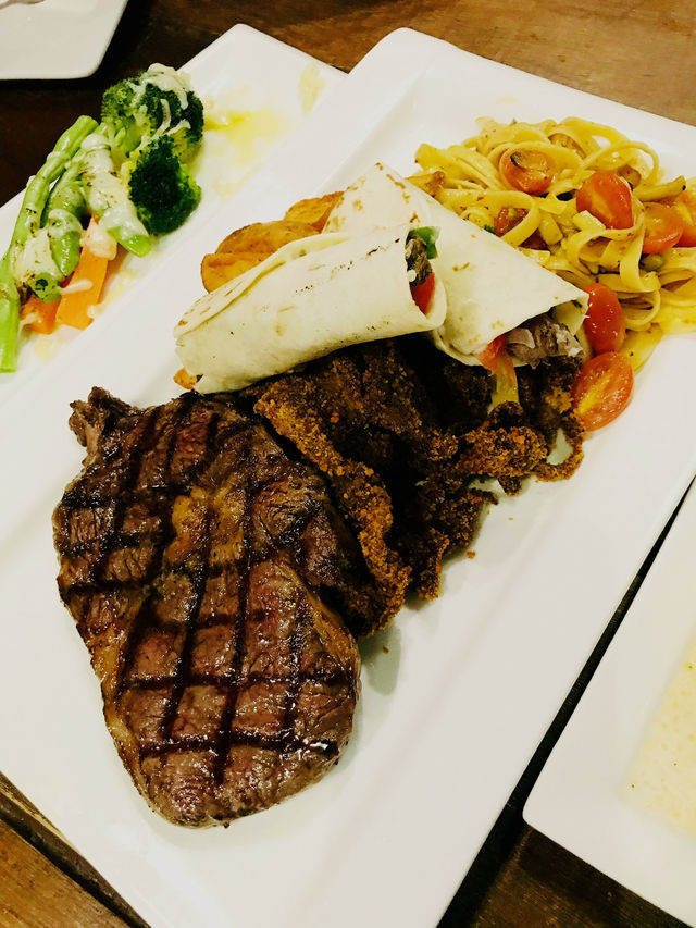 A Satisfying Western Lunch & A Scenic Township View 🍽️🏙️