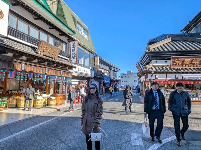 成田山表参道賑わってます！