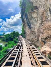 สัมผัสประสบการณ์รถไฟสายมรณะถ้ำกระแซ 🚂