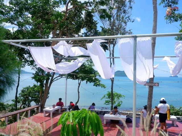 ภูผาหน้าเล.. คาเฟ่ริมทะเล 🏝 สุดชิลล์ชุมพร