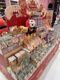 Miniso ที่จีน 🇨🇳 ใหญ่สุดอะไรสุด! 🛍️✨