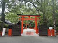 四季變幻中的靈性之旅：探訪京都賀茂御祖神社與其季節御守