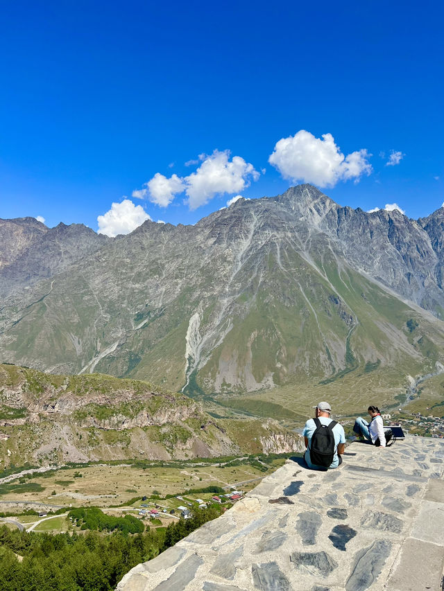 Springtime in Georgia: The Sky-High Town of Kazbegi⛰️