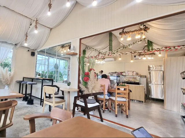 “ใบส้มคาเฟ่ คาเฟ่บางปู จ.สมุทรปราการ