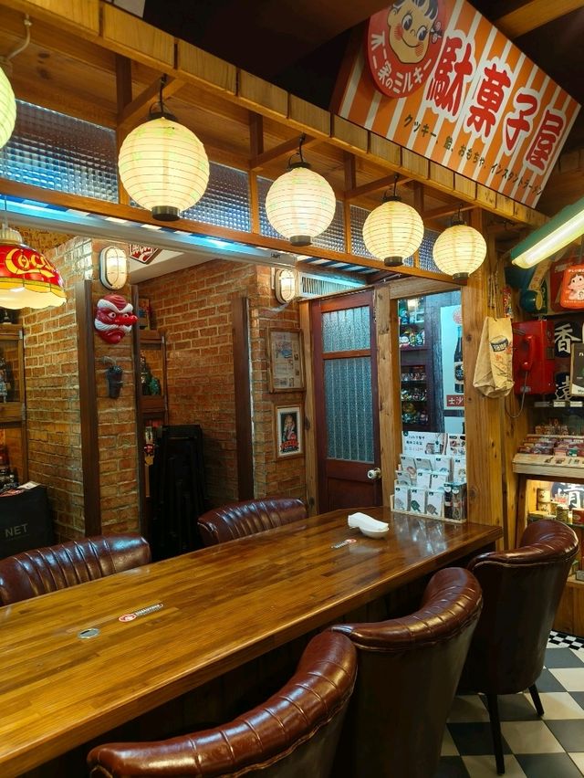 This Taipei Café Feels Like a Retro Toy Store