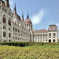 🚶‍♀️✨ "Weekend Wanderlust: A Magical City Walk Through Budapest’s Heart