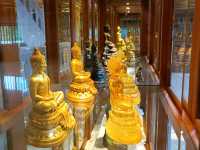 ไหว้พระพุทธรูปองค์ใหญ่ ตระการตาเจดีย์แก้วมรกต