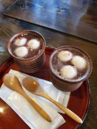 古きよき。大内宿の、茅葺き屋根。