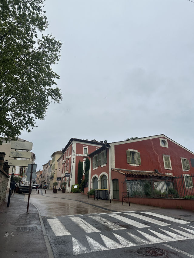 Fréjus เมืองชายฝั่งในฝรั่งเศส
