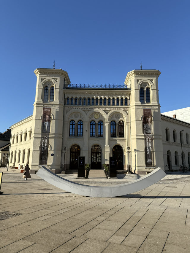 A Day of Art in Oslo – Museums, Murals & Munch Cookies