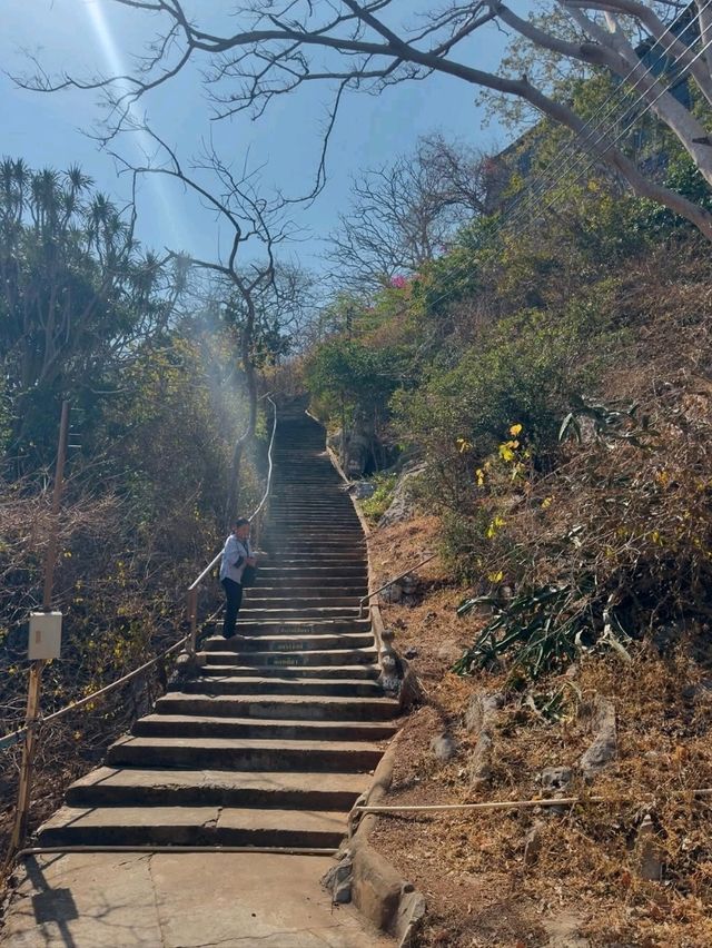 Discover Tranquility at Wat Khao Sanam Chaeng