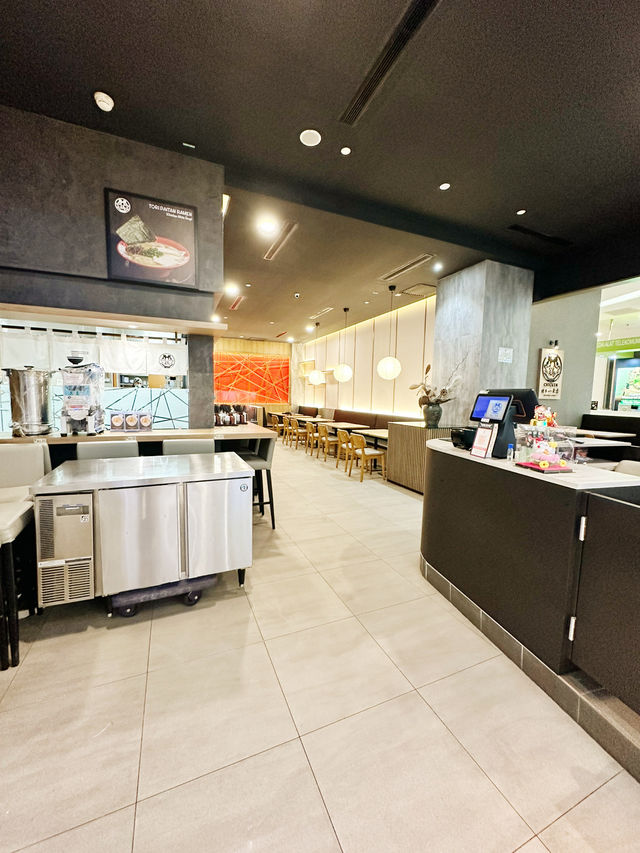 Slurp of Soul: Hakata Ikkousha’s Chicken Ramen Bliss at IOI City Mall
