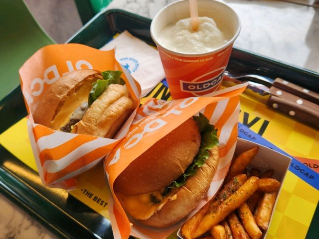 제주공항 월대천 근처 - 올드캡 버거, 제주 인생 버거 맛집