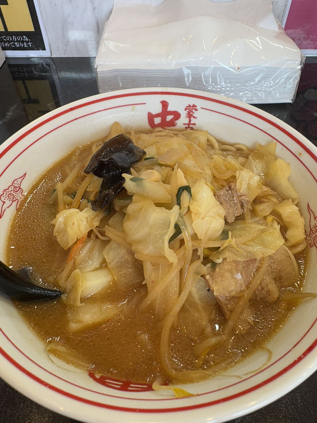 歴史もグルメも満喫！武田神社→甲州夢小路→蒙古タンメンランチ