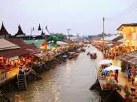 ตลาดน้ำอัมพวา