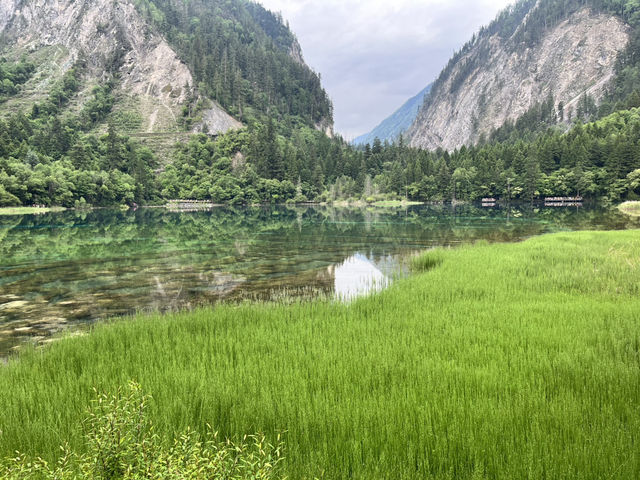  🌈 Jiuzhaigou Must-Visit Tips – Nature, Waterfalls & What to Skip