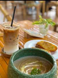 📍Hidden Gem in Langkawi: Golden Bamboo Cafe 🎋🍝🍮