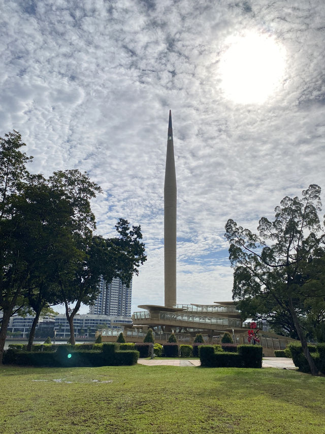 Millennium Monument, Putrajaya – History Meets Lake Views!