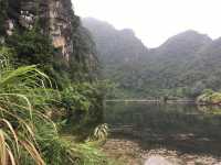 🚣‍♀️✨ Tranquility in Trang An – A Scenic River Rafting Experience in Vietnam