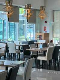 🏙️✨ Hotel Granada Johor Bahru – Stylish Stay in Bukit Indah’s Buzzing Zone! 💼🛏️