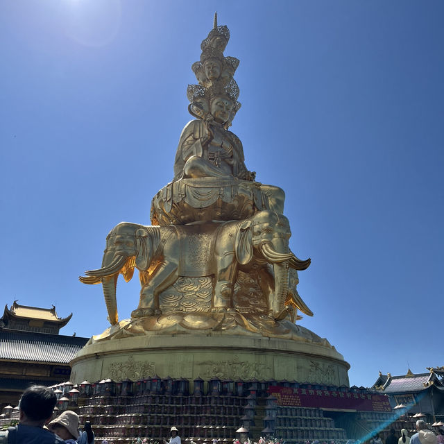 🏔️ Everything You Need to Know About Visiting Mount Emei 峨眉山 – Don’t Go Without Reading This First
