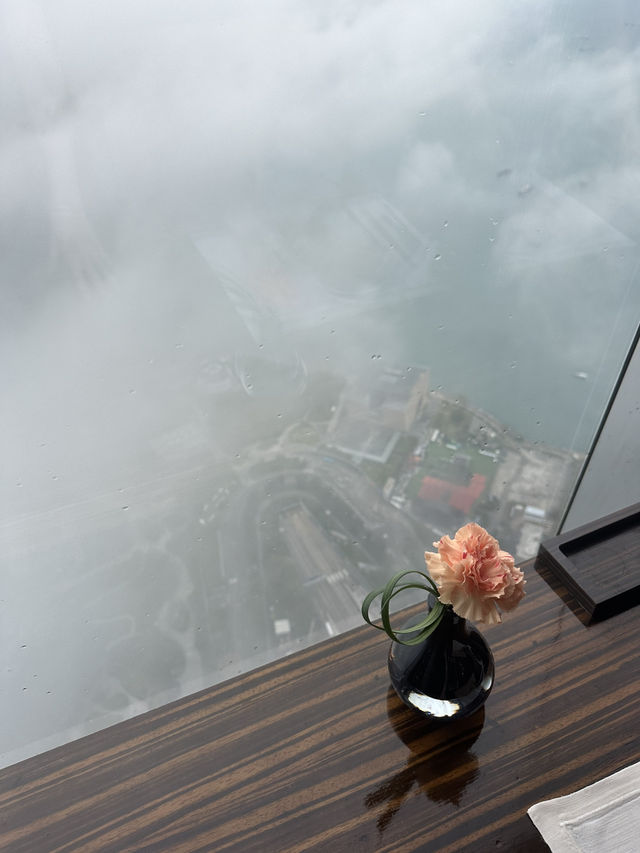 【女子旅必見】The Ritz‑Carlton Hong Kongで特別な食事を🍽️