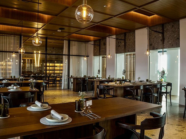 Entier French Dining