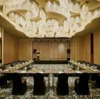 Polished Comfort and Thai-Touched Warmth
