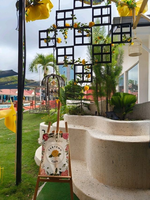 A Bright & Cheerful Café Escape in Desaru