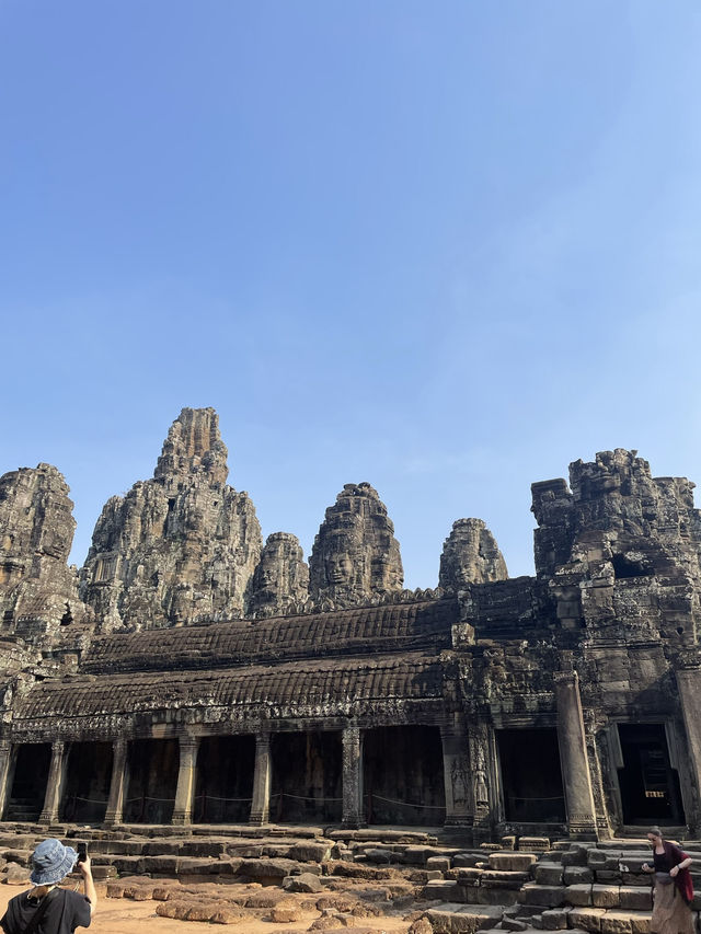 900年の時を超えて立つ、神々の寺院
