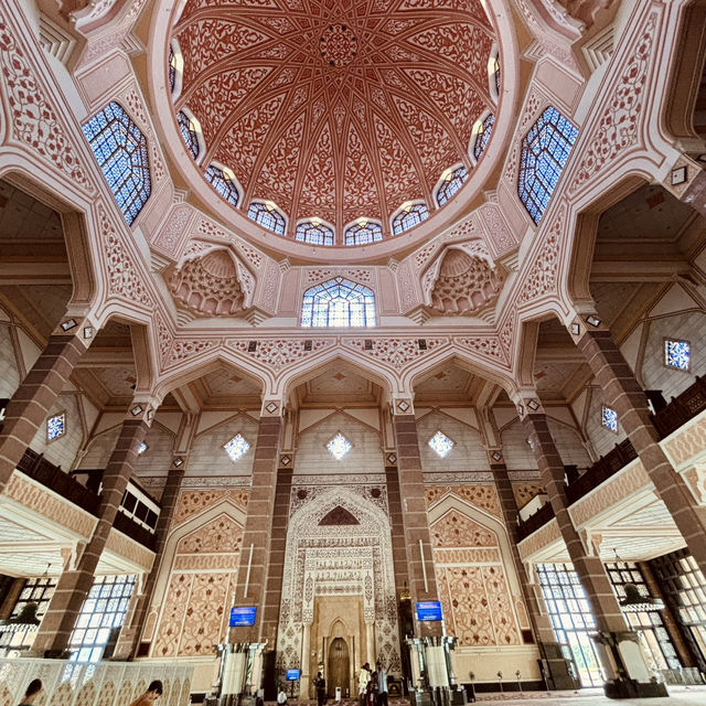 Whispers of Prayer at Masjid Putra