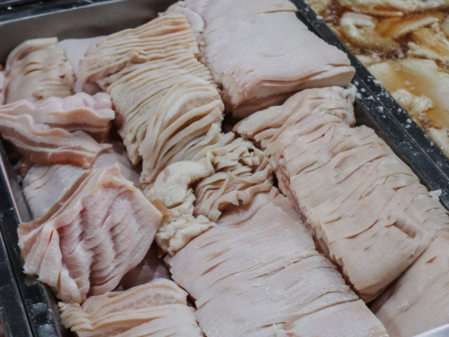 ศรีทองหมูกระทะแคมป์ปิ้ง ร้อยเอ็ด🥢