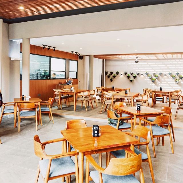 Eureka Coffee & Kitchen