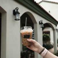 🌿 Olna x PY Roasters – คาเฟ่กลางไร่อ้อยสไตล์ยุโรป