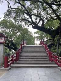 Guide to be able to take pictures of Dazaifu Shrine without the crowd!