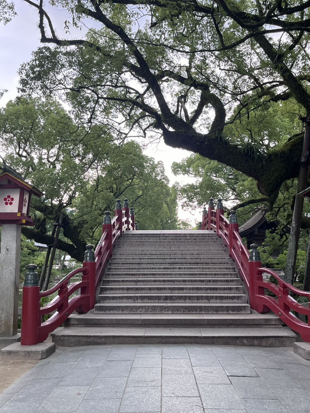 Guide to be able to take pictures of Dazaifu Shrine without the crowd!