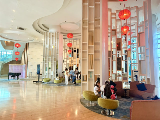 Riverside Comfort: Grand Mercure Danang Stay