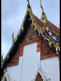 ชมถ้ำศักดิ์สิทธิ์และชมวิวเมืองที่วัดเขาบันไดอิฐกัน