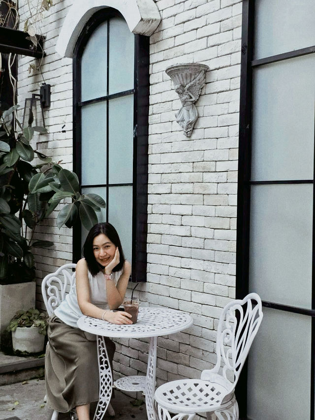ร้าน The Old School : Specialty Coffee & Roastery  ร้าน The Old School : Specialty Coffee & Roastery