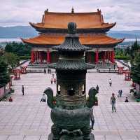 A Peaceful Journey at Chongsheng Temple
