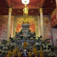 พระมหาธาตุเจดีย์ภักดีประกาศ เช็คอินคู่ทะเลบ้านกรูด