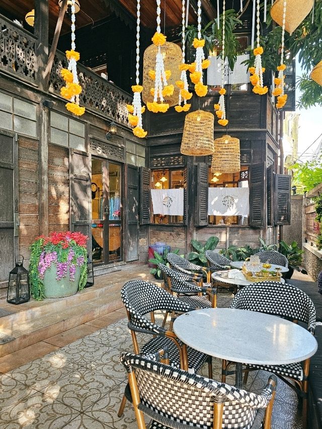 บ้านขนมปังขิง คาเฟ่โบราณ✨️