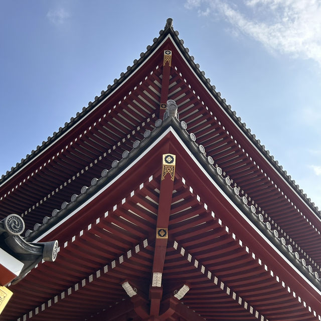 Guardian of Treasures: The Hōzō-mon Gate at Sensō-ji 🏮