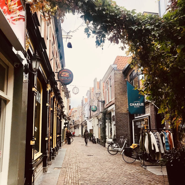 A Postcard-Perfect Day Trip: My Solo Escape to Volendam
