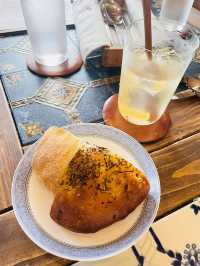 【神奈川県/鎌倉　海に近い材木座で、フランスの郷土料理と伝統菓子を味わえるお店】