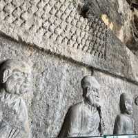 🪨 Longmen Grottoes — A Thousand Buddhas by the River