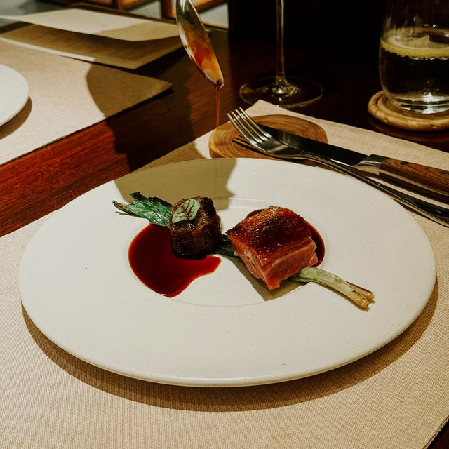 Earthbound Elegance in the City’s Heart