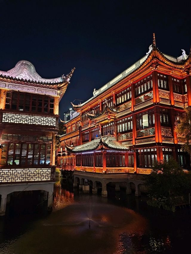ค่ำคืนแห่งความงดงามอลังการที่ Yuyuan old street ค่ำคืนแห่งความงดงามอลังการที่ Yuyuan old street