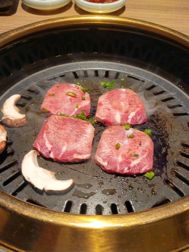 韓國爆hit 厚切牛舌& 牛骨髓石頭鍋飯📸極致美味和牛推介🐄